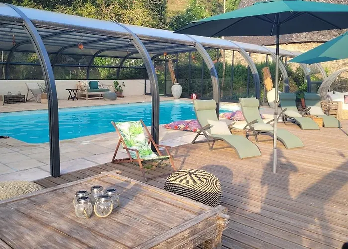 Le Manoir des Pélies, Maison d'hôtes de charme, Jacuzzi, Piscine, Rivière